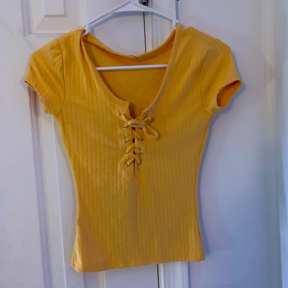 A Yellow rue 21 tee. Size-XS